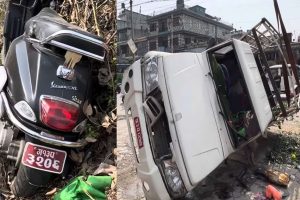 पोखरामा जीपको ठक्करबाट आमाको मृत्यु , छोरा गम्भीर घाइते