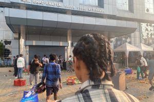 कोटेश्वरको भाटभटेनीमा लुटपाट, प्रहरीलाई बोलाउँदा पनि आएन