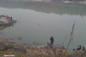 नारायणी नदीमा डुवेर गैँडाकोटमा एकैघरका दिदीभाइ बेपत्ता