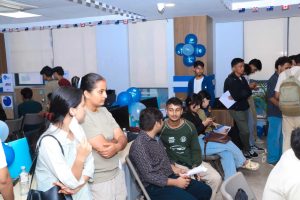 एक्सपर्ट चितवनको शैक्षिक मेलामा विद्यार्थीको घुईचो