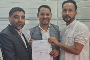 नवलपुरका काँग्रेस नेता भण्डारी रास्वपामा प्रवेश