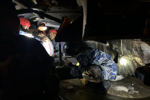 चितवनको टिकौली जंगलमा २ बस र एक ट्रक ठोक्किए, ३३ जना घाइते