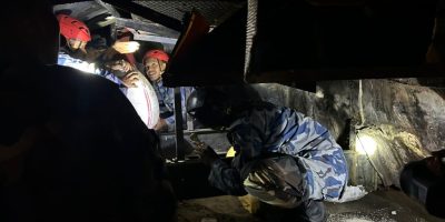 चितवनको टिकौली जंगलमा २ बस र एक ट्रक ठोक्किए, ३३ जना घाइते