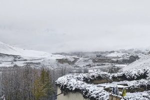 मुस्ताङको सरिबुङ पासमा विदेशी पदयात्रीसहित १४ जना सम्पर्कविहीन