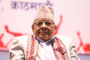 प्रचण्डले खोसे वामदेवको टिकट, भन्छन्– अन्तबाट चुनाव लड्दिनँ