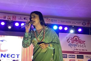 गैँडाकोट महोत्सवमा रचनाले तताइन् माहोल