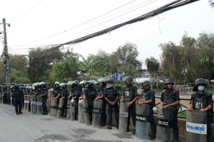 थापाथलीको सुकुम्बासी क्षेत्रमा बाक्लो संख्यामा प्रहरी परिचालन