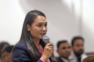 सांसद निशा डाँगीको प्रश्न– ‘हामी बस्ने कुर्सी कुन देशबाट आयात गरिएको काठको हो ?’