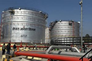 पेट्रोल, डिजेल र एलपी ग्यासको मूल्य घट्यो