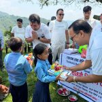 चेमसान चितवनद्वारा लमजुङका दुई सामुदायिक विद्यालयमा शैक्षिक सामग्री वितरण