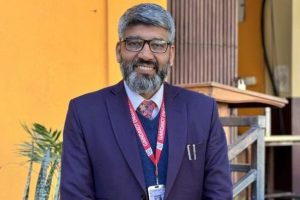 बेलायतको सुख त्यागेर नेपाल फर्केका अर्यालको लोभलाग्दो शैक्षिक यात्रा