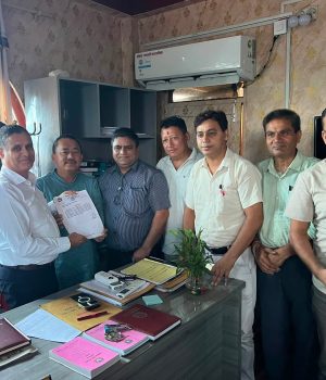 नवलपुरका प्रजिअ र प्रहरी प्रमुखलाई उद्योग वाणिज्य संघको ज्ञापनपत्र