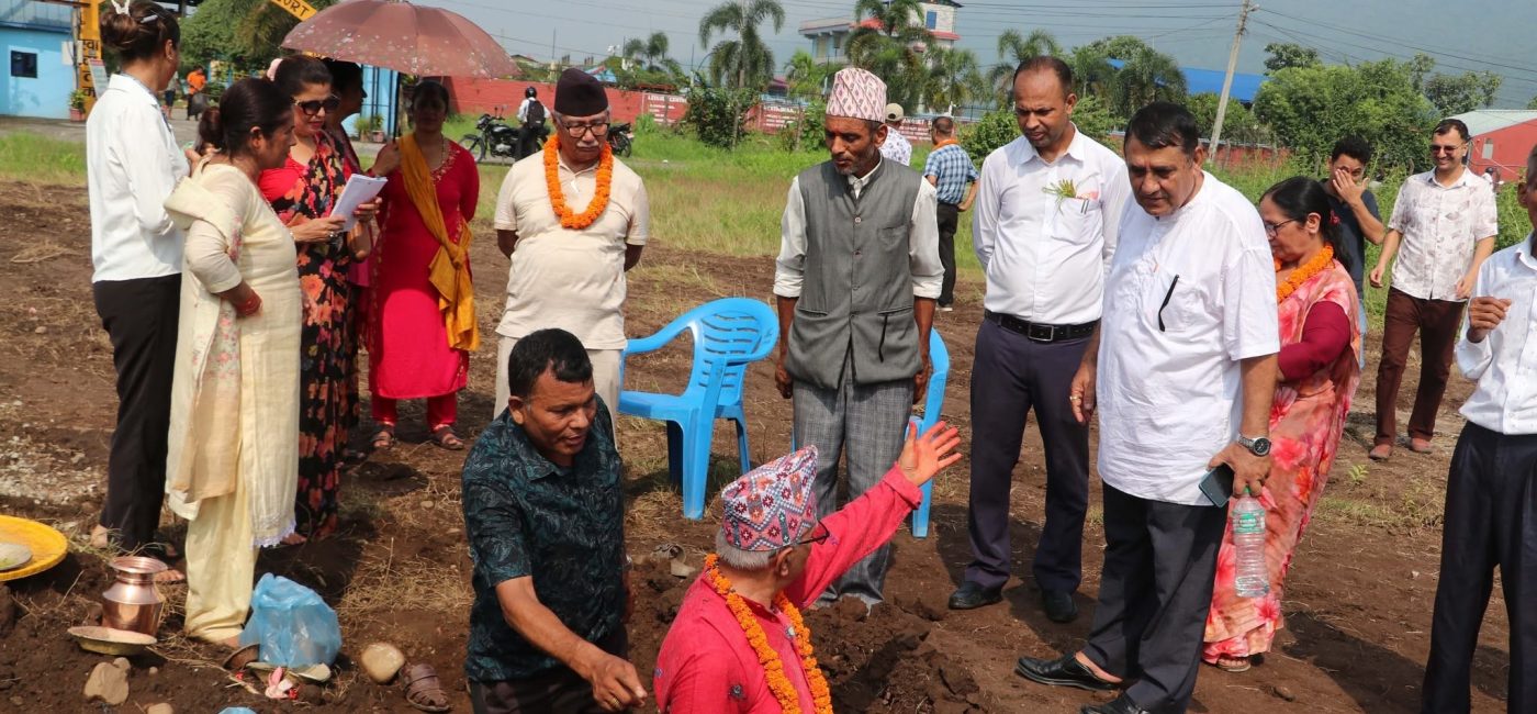 गैंडाकोट ५ को वडा कार्यालय भवनको नगर प्रमुख अधिकारीद्वारा शिलान्यास