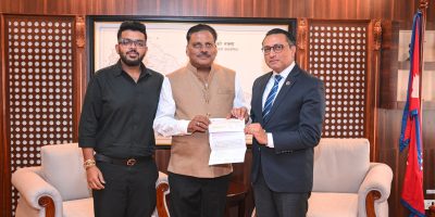 जयश्री फूड्सद्वारा बाढीपीडितका लागि २५ लाख नगद र ५ हजार किलो चिउरा सहयोग