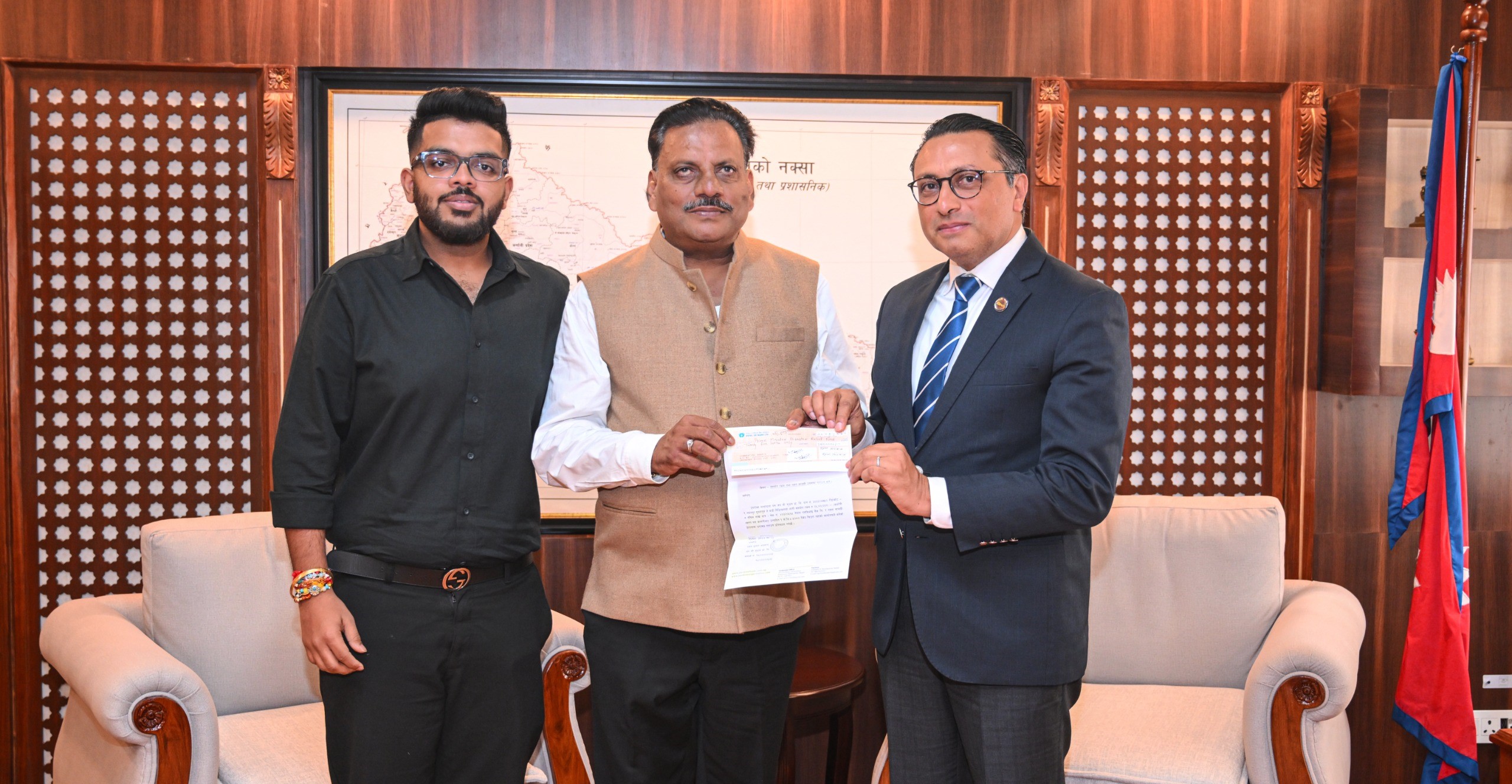जयश्री फूड्सद्वारा बाढीपीडितका लागि २५ लाख नगद र ५ हजार किलो चिउरा सहयोग
